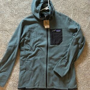 NWT Patagonia Men’s R1 Air Full Zip Hoodie